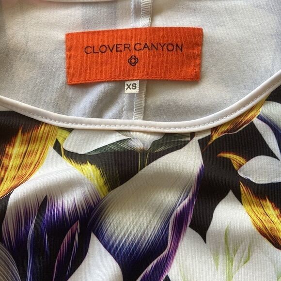 Clover Canyon  Dress White Orchids And Cityscape  Shift Nwot Excellent XS - Picture 8 of 8